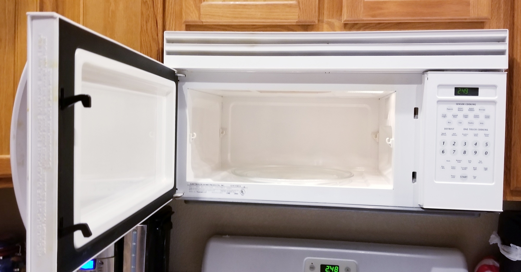 Microwave Oven! Kitchen Appliances! Over Stove!